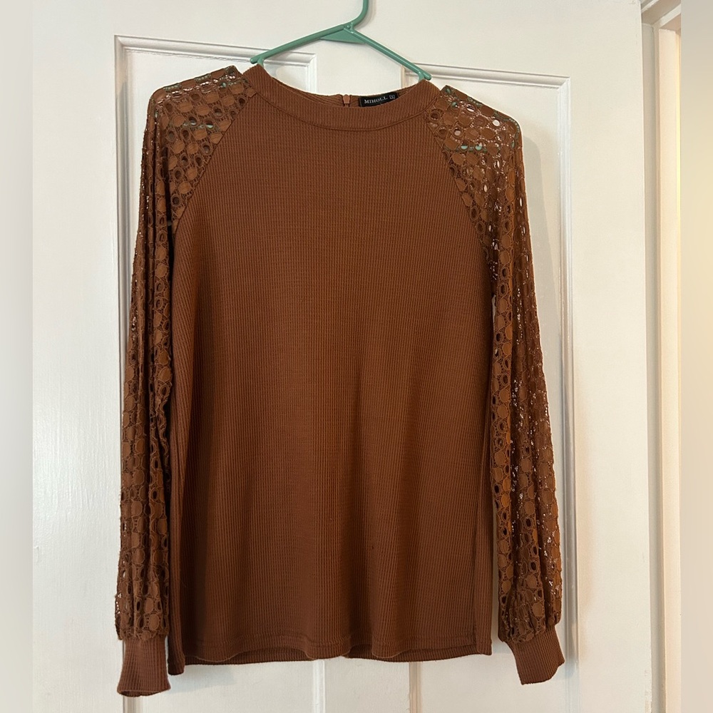Small Laced Sleeve Top